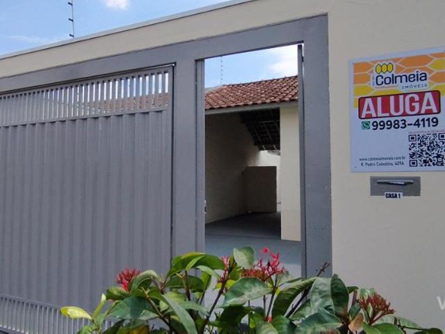 Casa Térrea com 2 Quartos para Alugar por R$ 1.900/mês