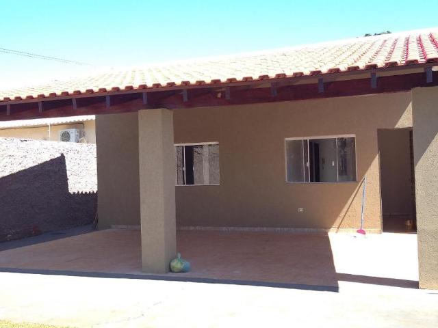 Casa Térrea com 2 Quartos para Alugar por R$ 2.000/mês