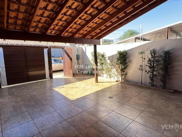 Casa Térrea com 2 Quartos para Alugar por R$ 2.300/mês