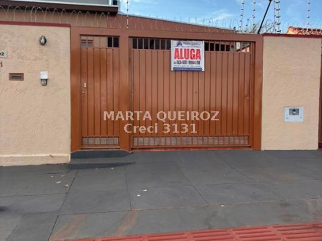 Casa Térrea com 2 Quartos para Alugar por R$ 2.500/mês