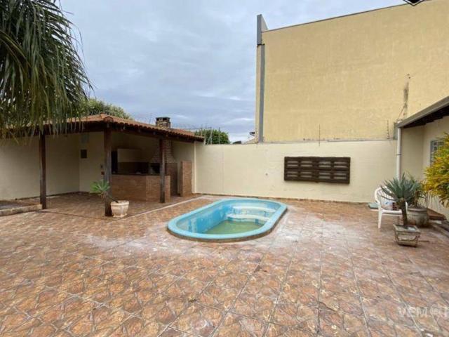Casa Térrea com 2 Quartos para Alugar por R$ 2.500/mês