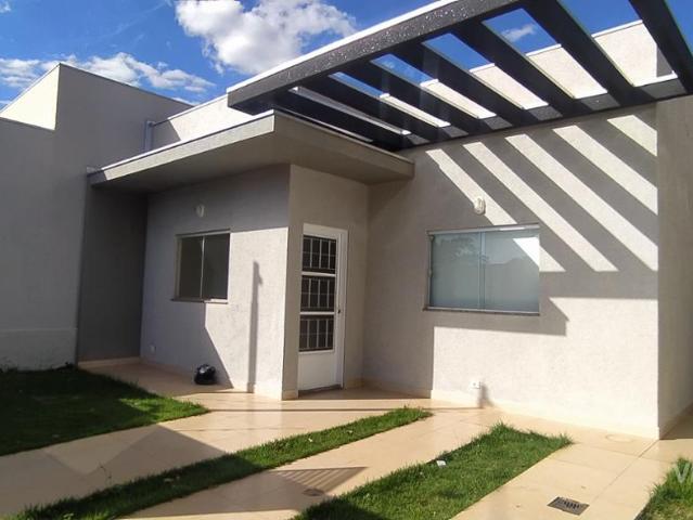 Casa Térrea com 2 Quartos para Alugar por R$ 2.500/mês