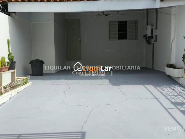 Casa Térrea com 2 Quartos para Alugar por R$ 2.800/mês