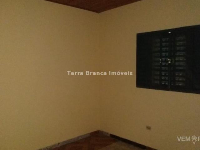 Casa Térrea com 2 Quartos para Alugar por R$ 700/mês