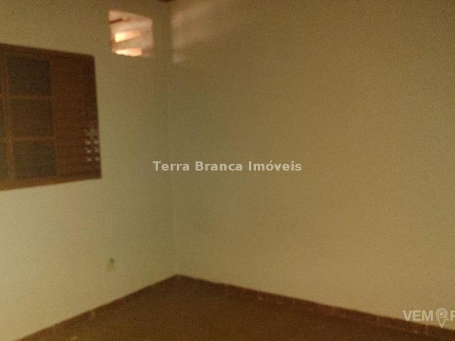 Casa Térrea com 2 Quartos para Alugar por R$ 800/mês