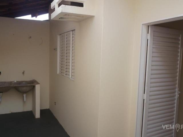 Casa Térrea com 2 Quartos para Alugar por R$ 950/mês