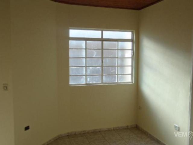 Casa Térrea com 2 Quartos para Alugar por R$ 980/mês