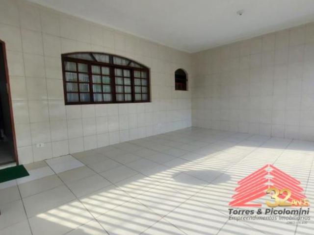 Casa terrea com 2 suíte 2 vagas,com laje e muita luz natural, terreno 6,7o x 20 total 134 metros pr