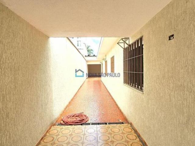 Casa Térrea com 410m de Terreno, 3 dormitórios, 10 vagas de garagem no Jardim da