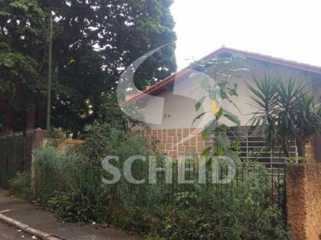 Casa Térrea com 465m2 de terreno em ótima localização na Zona Sul