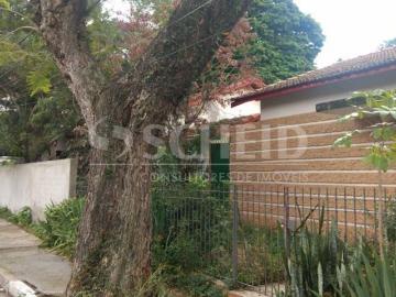 Casa Térrea com 465m2 de terreno em ótima localização na Zona Sul