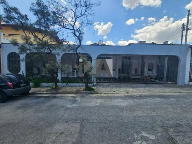Casa térrea com 4 dormitórios, 4 banheiros, 3 vagas – Parque Continental