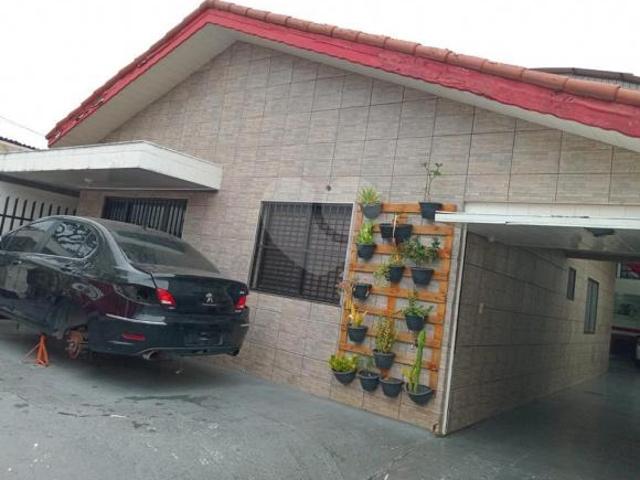 Casa térrea com 4 quartos à venda em Rudge ramos SP