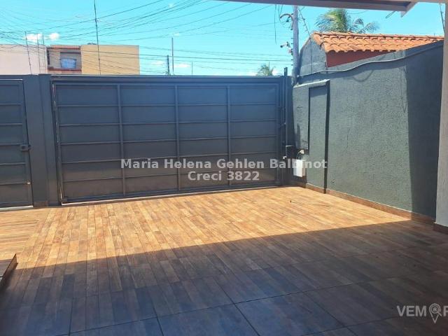 Casa Térrea com 4 Quartos para Alugar por R$ 4.300/mês