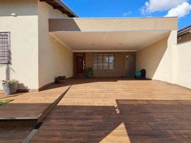Casa térrea com 4 quartos toda reformada