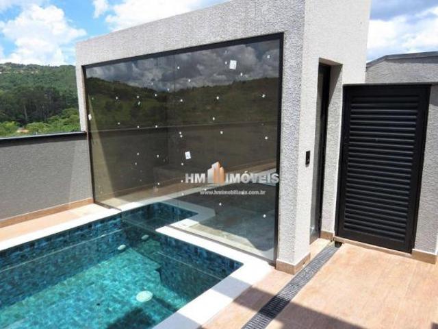 Casa térrea com 4 suítes, cozinha ampla, sala 2 ambientes, área gourmet com churrasqueira, piscina