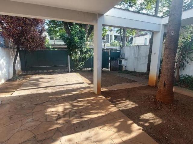 Casa TERREA com 500 m² e 3 quartos à venda em Brooklin Novo