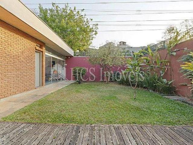 Casa térrea com 546m² de terreno 4 Dormitórios 4 Vagas Por R$ 6.749.000,00