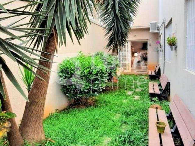 Casa térrea com 5 dormitórios sendo 4 suítes à venda na Água Fria!
