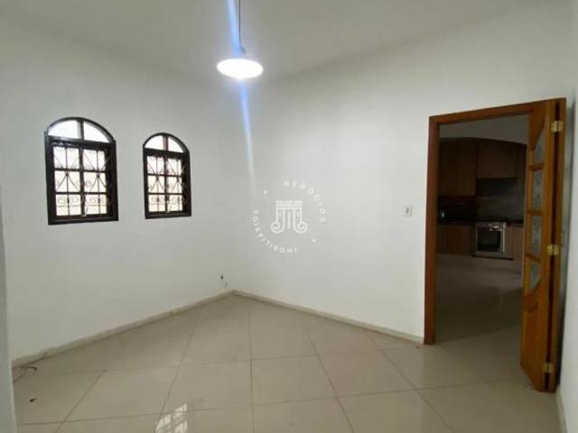 Casa térrea com edícula a venda no bairro Cidade Luiza em Jundiaí/SP