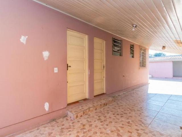 Casa Térrea com Edícula e Amplo Terreno no Boqueirão