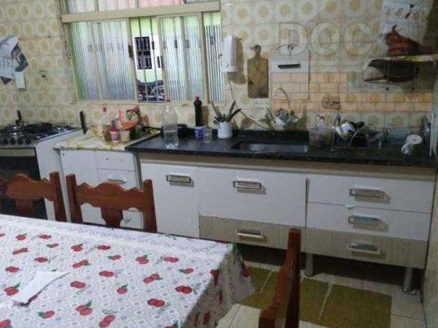 CASA TÉRREA COM LOTE INTEIRO