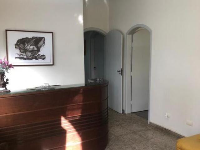 Casa térrea com mais de 300 M2 no Bosque da Saú.