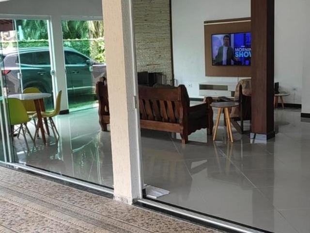 CASA TERREA COM MAIS EDÍCULA DENTRO DE CONDOMINIO FECHADO