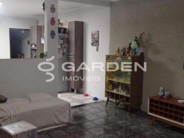 Casa Térrea com Suíte e Churrasqueira