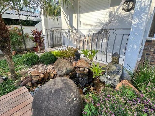 CASA TERREA COM PISCINA