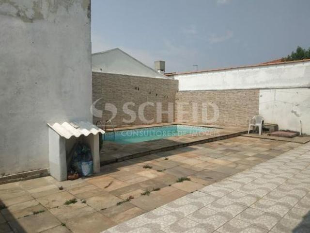Casa térrea com piscina em 384 m de terreno em Veleiros