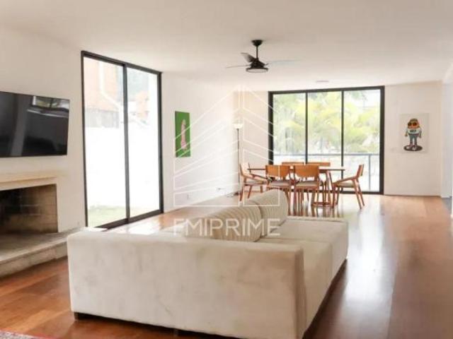 Casa térrea com piscina Jardim das bandeiras Vila Madalena