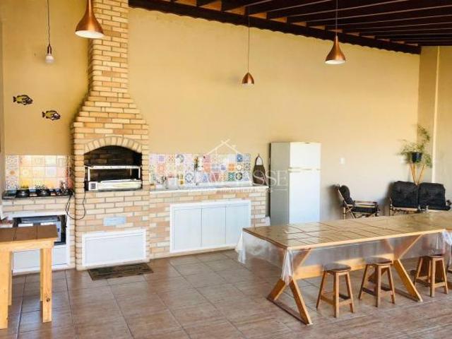 Casa térrea com piscina no Botujuru