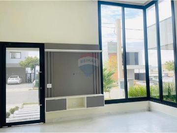 CASA TERREA COM PISCINA PARA LOCAÇAO CONDOMINIO CYRELA