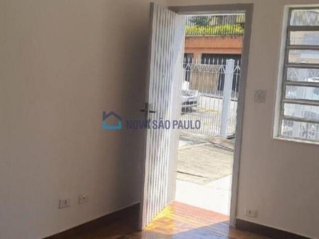 Casa térrea com quintal no Jardim da Saúde
