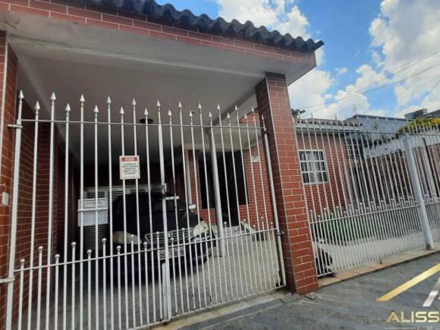 Casa Térrea com Terreno 250m² Ideal para construtores