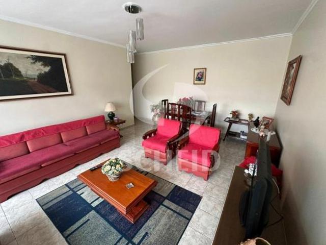 Casa térrea com terreno de 500m² com 02 Dormitórios e cozinha grandes, quintal e