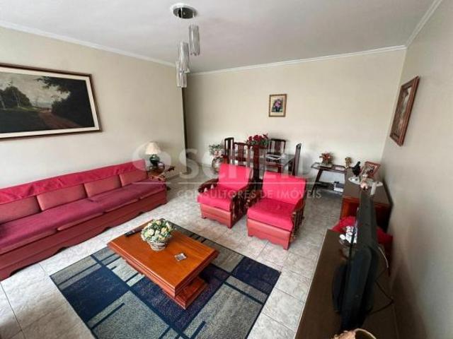 Casa térrea com terreno de 500m² com 02 Dormitórios e cozinha grandes, quintal e edicula