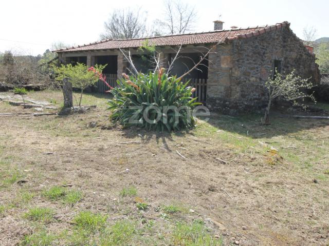 Casa térrea com terreno na Serra de Arga, Caminha, Viana do Castelo