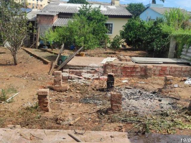 Casa térrea com três dormitórios em amplo terreno de 680m2