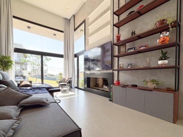 Casa térrea condomínio Alphaville Lombardia, 3 suítes 263m², terreno 619m² privativos