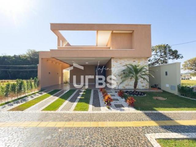 Casa térrea condominio fechado em Goianira