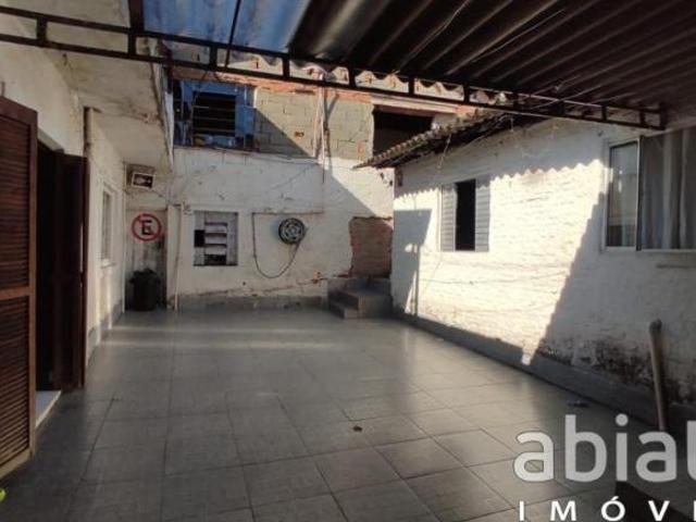 Casa Térrea de 5 dorms, 4 vagas de garagem, de 135 m² à venda no Parque Pinheiros Taboão da Serra