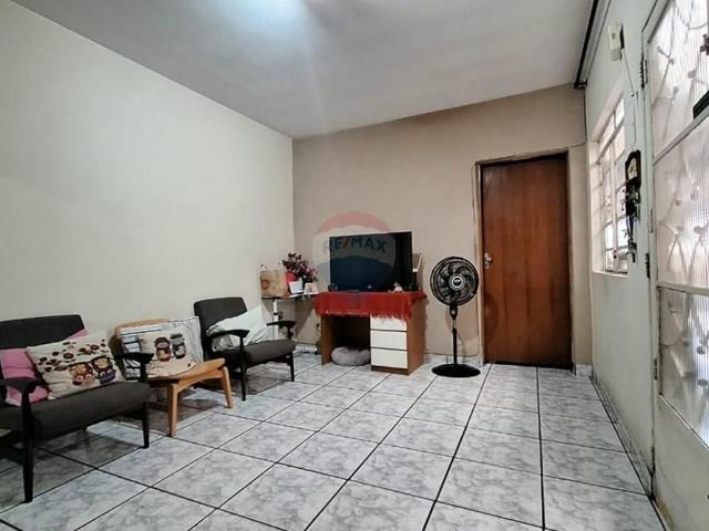Casa térrea de 1 dormitório que pode transformar em 2 dormitórios sem vaga auto