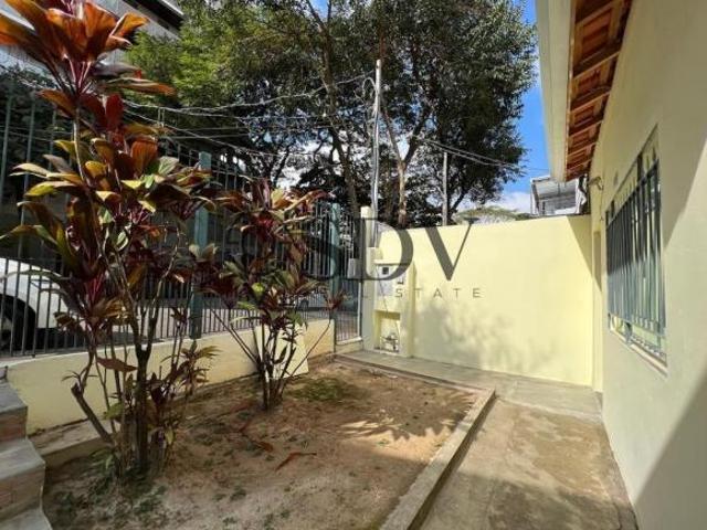 Casa térrea de 231m², com grande potencial, à venda em excelente localização na Vila Madalena São