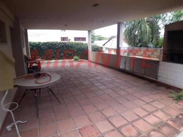 Casa terrea de 340m² com 6 quartos