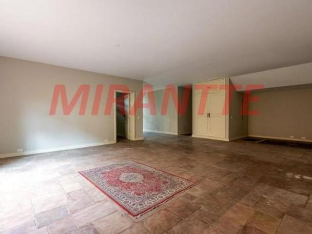 Casa terrea de 389m² com 4 quartos