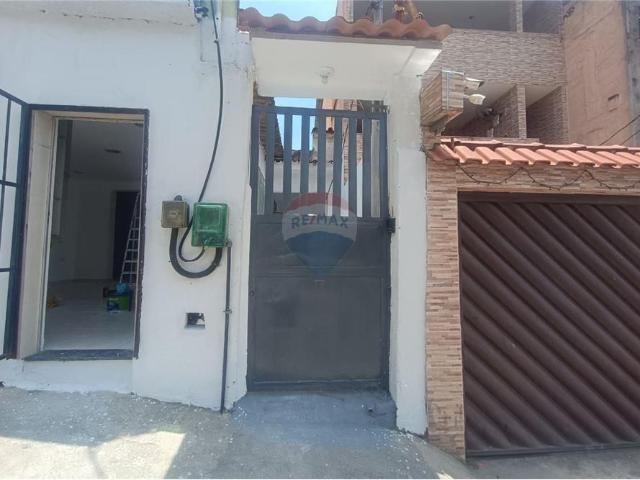 CASA TÉRREA DE VILA EM SÃO CRISTOVÃO