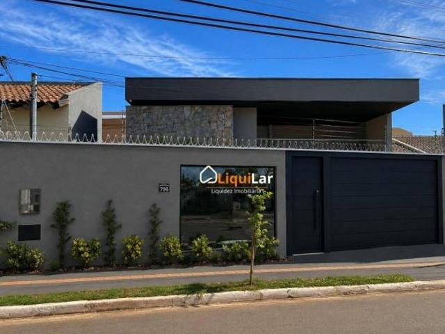 Casa Térrea de Alto Luxo na Vila Planalto com 3 Suítes, Escritório e Piscina Aquecida