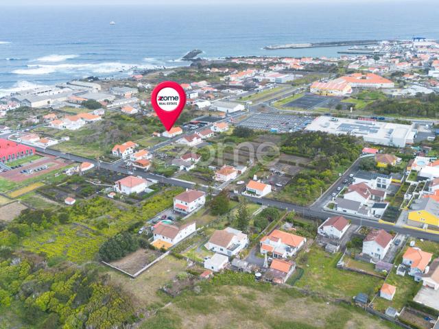 Casa térrea de dois quartos com garagem em Madalena, Ilha Pico